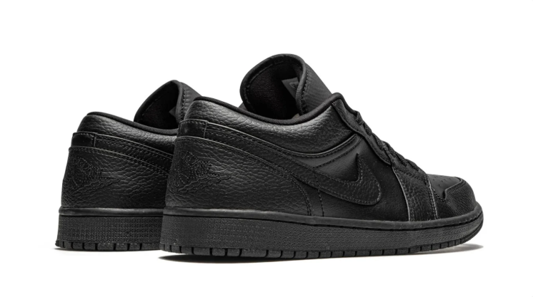 Air Jordan 1 Sneakers "Triple Black"