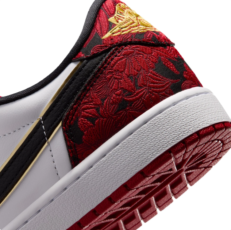 Air Jordan 1 Sneakers "Varsity Red/Black/Metallic Gold"